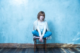 aki、2018年春アニメ「鹿楓堂よついろ日和」オープニングテーマ 「桜色クリシェ」リリース決定!