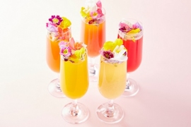 中央から左回りに「梅酒サングリアビール」「トマトビール」「マンゴービール」「パインビール」「レッドグレープフルーツビール」。(画像: リカー・イノベーションの発表資料より)