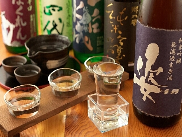 国税庁が2017年の酒類の輸出動向についてレポートをまとめた。17年の酒類の輸出金額は約 545億円、対前年比 126.8%、6年連続で過去最高。上位3カ国は米韓台。品目は清酒、ウイスキー、ビールが中心。