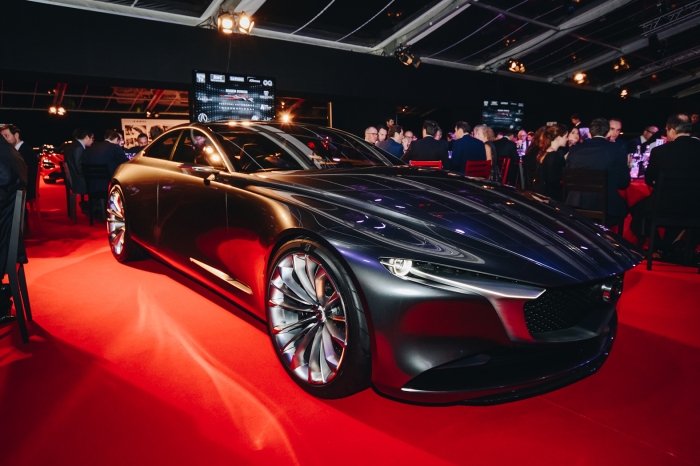 「マツダ VISION COUPE」(画像: マツダの発表資料より)