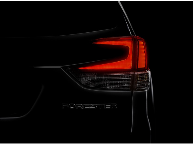 「2018年ニューヨーク国際自動車ショー」でワールドプレミアとなる5代目SUBARUフォレスター。写真は事前公開されたリアビュー