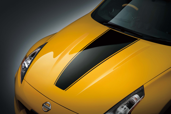 エンジンフードデカール