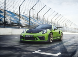 ポルシェがジュネーブで公開したモータースポーツのための公道レーサー「911GT3 RS」、価格は2692.0万円決定し、3月28日から受注・予約を開始した ポルシェがジュネーブで公開したモータースポーツのための公道レーサー「911GT3 RS」、価格は2692.0万円決定し、3月28日から受注・予約を開始した
