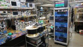 伝送実験の写真。(写真: 発表資料より) 伝送実験の写真。(写真: 発表資料より)