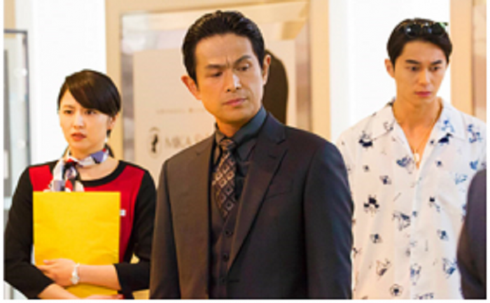 大物俳優の貫禄なんて跳ね除ける徹底したどんでん返しが魅力（c）フジテレビ