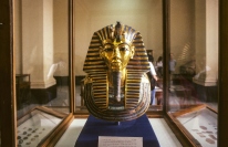 ツタンカーメンの黄金のマスク。(c) 123rf