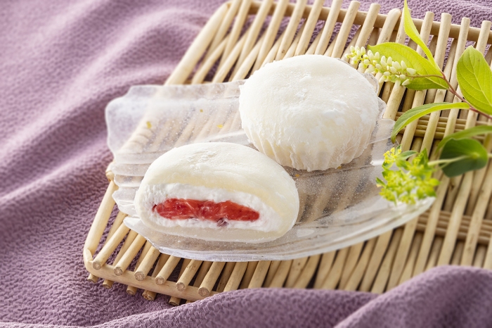 「もちとろ　いちご杏仁（写真：セブンイレブンの発表資料より）