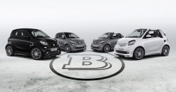 smart BRABUS signature style edition。左から、fortwoディープブラック、同チタニアグレー、cabrioチタニアグレー、同クリスタルホワイト。（画像:メルセデス・ベンツ日本発表資料より）