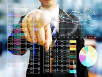 ミック経済研究所が「AI連携で高度化するRPAソリューションの市場動向 2018年版」を発表。ホワイトカラー業務を自動化するRPA市場は前年比242.0%と大幅な拡大が続き、高留まりブームは定着する見込み。