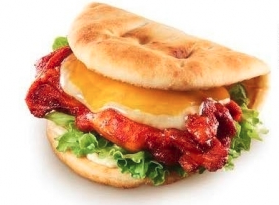 「チーズタンドリーチキンサンド」(画像: ロッテリア)