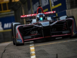 電気自動車のF1といわれるフォーミュラE第4シーズンがいよいよ大詰め。日本企業は日産が第5シーズンから参戦するほか、既にパナソニック、ロームなどが大手自動車メーカーと提携して技術力をアピールしている。