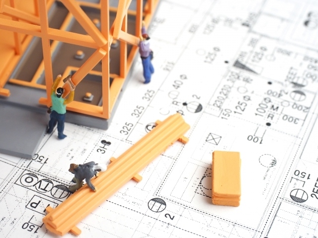 2017年度下期に住宅ローンを利用した人のうち、変動金利型で借り入れを行った人は過去最高の56.5パーセントとなった。将来起こりうる利上げなどについても考慮したうえで変動金利型を選ぶかを決定しなければならない。