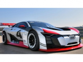 今季、フォーミュラE会場でレーシングタクシーとして走らせた「Audi e-tron Vision Gran Turismo」が、8月4日・5日の両、富士スピードウェイSUPER GT第5戦に登場する 今季、フォーミュラE会場でレーシングタクシーとして走らせた「Audi e-tron Vision Gran Turismo」が、8月4日・5日の両、富士スピードウェイSUPER GT第5戦に登場する