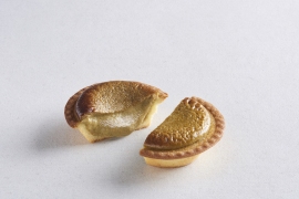 「加賀棒茶チーズタルト ほうじたて」(画像: BAKEの発表資料より) 「加賀棒茶チーズタルト ほうじたて」(画像: BAKEの発表資料より)