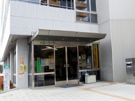 厚労省が昨年度のハローワーク求人票の記載内容と実際の相違に関する申出件数を取りまとめた。件数は前年度比8.5%減、3年連続の減少。内容は「賃金」が最多。次に「就業時間」の順。 厚労省が昨年度のハローワーク求人票の記載内容と実際の相違に関する申出件数を取りまとめた。件数は前年度比8.5%減、3年連続の減少。内容は「賃金」が最多。次に「就業時間」の順。