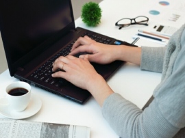 エン・ジャパンが「女性の活躍推進」についてアンケート調査を実施。女性社員の活躍・定着に取り組んでいる企業は52%。具体的な取り組みは「福利厚生制度の充実」と「勤務形態の多様化」。 エン・ジャパンが「女性の活躍推進」についてアンケート調査を実施。女性社員の活躍・定着に取り組んでいる企業は52%。具体的な取り組みは「福利厚生制度の充実」と「勤務形態の多様化」。