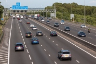 イギリスの高速道路 (c) 123rf