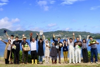 自慢の生産物をオンラインマルシェで販売する西海市の農家や漁師ら（写真：西海クリエイティブカンパニーの発表資料より）