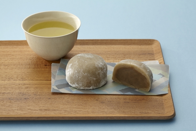 「からだにえいたろう」ほうじ茶ラテ餡大福1個（写真：高島屋の発表資料より）