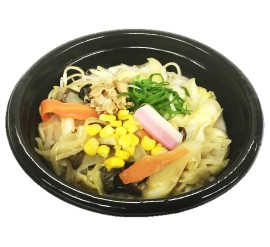 「１/２日分の野菜が摂れるちゃんぽん」（写真：ファミリーマートの発表資料より）