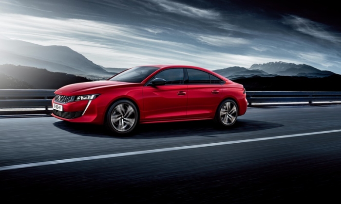 新型508（画像: プジョーの発表資料より）