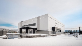 新潟・⻑岡データセンターの外観。(データドック発表資料より) 新潟・⻑岡データセンターの外観。(データドック発表資料より)