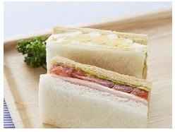 「朝ワゴンサンドセット」(画像:JR西日本の発表資料より) 「朝ワゴンサンドセット」(画像:JR西日本の発表資料より)