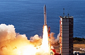 2019年1月18日、内之浦宇宙空間観測所から「革新的衛星技術実証1号機」を搭載した「イプシロンロケット4号機」が打ち上げられた。(c) JAXA