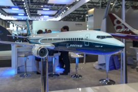 ボーイング737 MAX 8の模型。(c) 123rf ボーイング737 MAX 8の模型。(c) 123rf