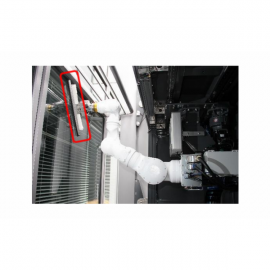 多関節アーム搭載「多目的壁面作業ロボット」(写真:三菱地所発表資料より) 多関節アーム搭載「多目的壁面作業ロボット」(写真:三菱地所発表資料より)