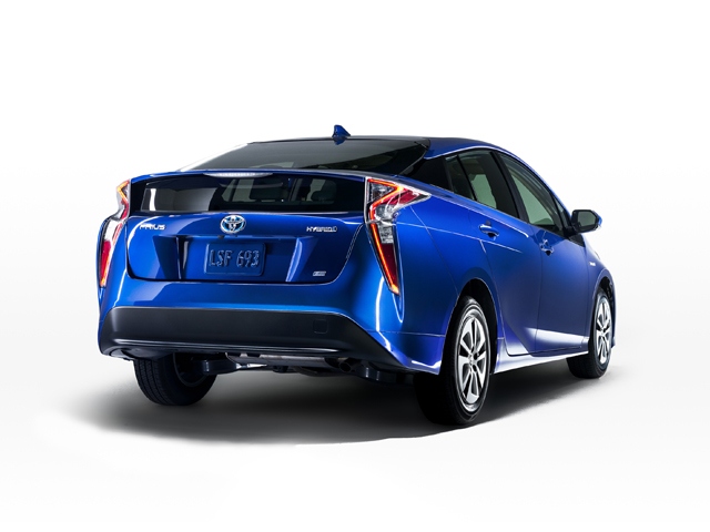 もっとも燃費がよかったクルマは、登録車でトヨタ・プリウス