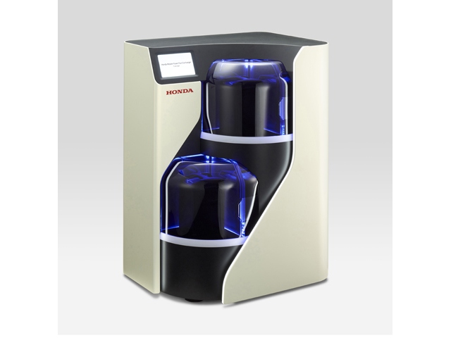 インドネシアでホンダとパナソニックが昨年スタートさせた、電動二輪車用の着脱可能な可搬式バッテリー「Honda Mobile Power Pack」のシェアリング実証研究、今回のコンソーシアムでの参考となるか