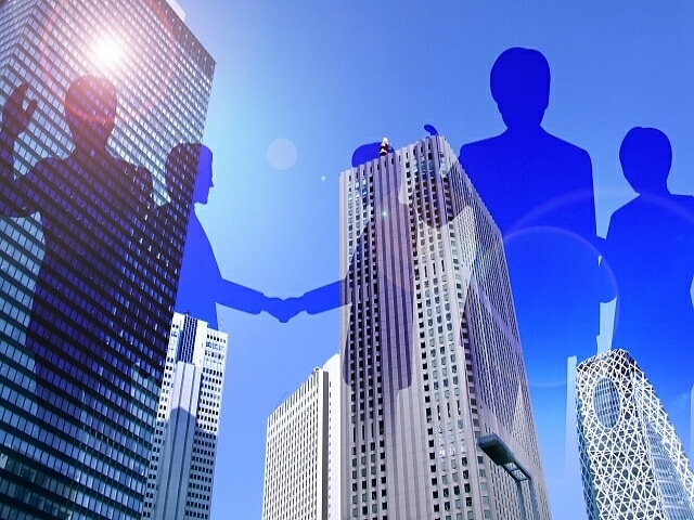 厚労省が平成30年賃金構造基本統計調査結果の概況を公表。賃金の前年比は男女とも0.6%の増加。改善傾向で推移していた男女の賃金格差指数は73.3で前年比0.1ポイント減少と足踏み状態。