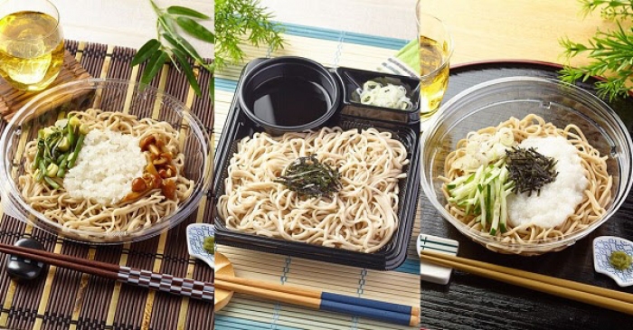 左から「のどごしなめらか　冷し山菜おろしそば」、「のどごしなめらか　ざるそば」、「冷しとろろそば」。（画像:ファミリーマート発表資料より）