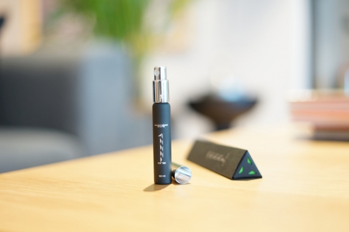 届けられるアロマのイメージ。（画像: コードミーの発表資料より）