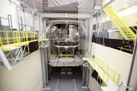 熱真空試験を実施するジェームズ・ウェッブ宇宙望遠鏡の宇宙船部分 （c） Northrop Grumman