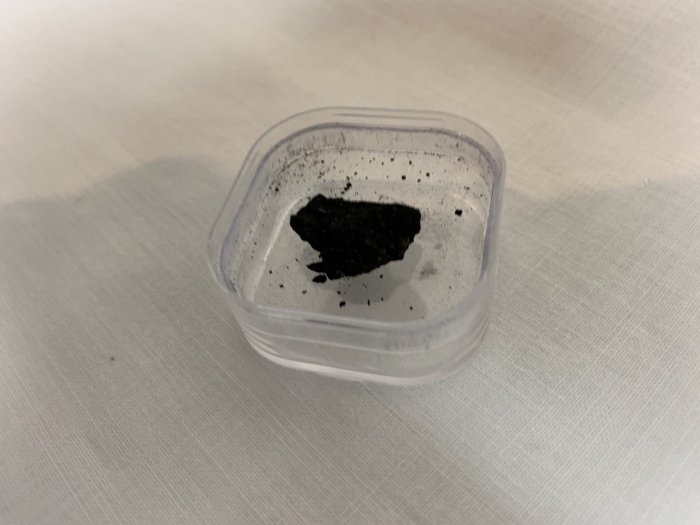 タギシュ・レイク隕石の一部。（画像:茨城大学発表資料より）