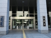 総務省が「女性活躍の推進に関する政策評価」を公表。20年目標値、女性就業率77%、18年実績76.5%。課長職率は目標15%、実績11.2%、上場役員は目標10%、実績4%。業種によりバラツキ