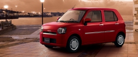 ミラ トコット G“リミテッド SA III” 2WD。ボディカラーはファイアークォーツレッドメタリック。画像のものはディーラーオプションのガーニッシュパック(メッキ調)が施されている。(画像:ダイハツ工業発表資料より) ミラ トコット G“リミテッド SA III” 2WD。ボディカラーはファイアークォーツレッドメタリック。画像のものはディーラーオプションのガーニッシュパック(メッキ調)が施されている。(画像:ダイハツ工業発表資料より)