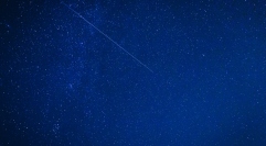 欧州で観測されたペルセウス座流星群。