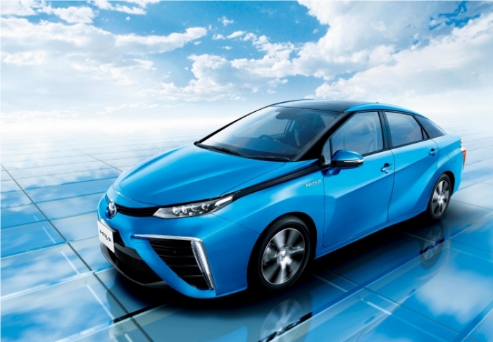トヨタ「MIRAI」（画像: オリックス自動車の発表資料より）