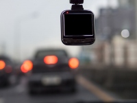 あおり運転対策にこだわるなら、360度対応ドライブレコーダーの設置が考えられる。画像はイメージです。