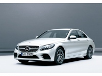メルセデス・Cクラスに加わったPHEVモデル「C350 eアバンギャルド」、価格は10%の消費税込みで679.0万円