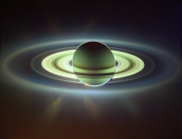 惑星探査機カッシーニからみた土星 (c) NASA