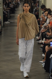 「サポートサーフェス」が2020春夏コレクションを発表　徹底的な素材へのこだわりを表現