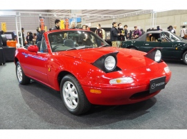 1989年にデビューしたマツダ製2座オープンスポーツである初代「ロードスター」