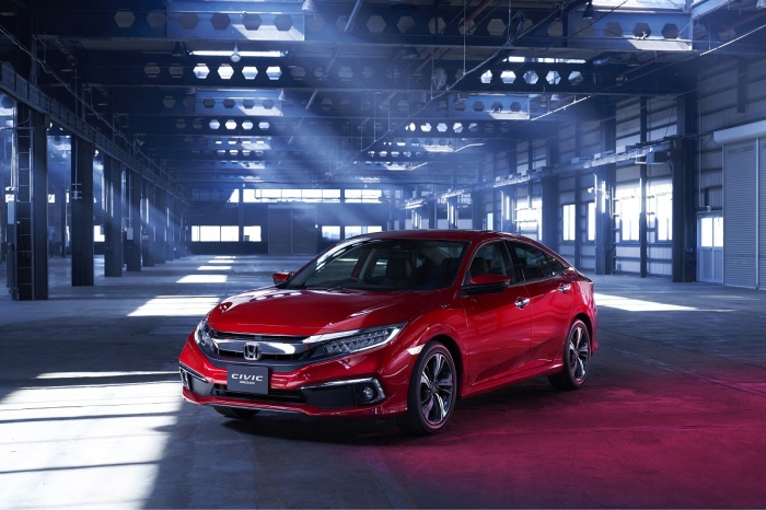 「シビック セダン」