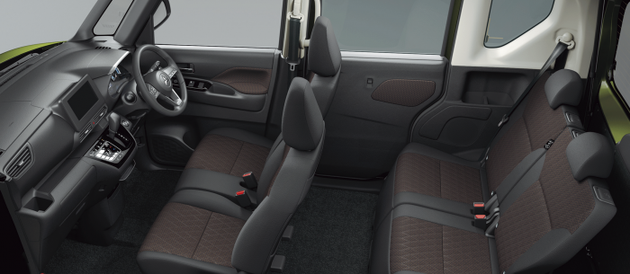 三菱・eKクロス スペース　インテリア