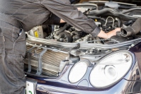 新型コロナウイルスの流行を受け、政府は車検の有効期限延長を発表した。