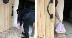 配達員が自宅前に商品を置いていく「置きピザ」サービス。接触による感染症リスクを抑えるという（写真：日本ピザハットの発表資料より）